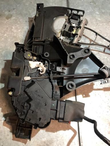 VOLVO V50 замок передній лівий 30699787