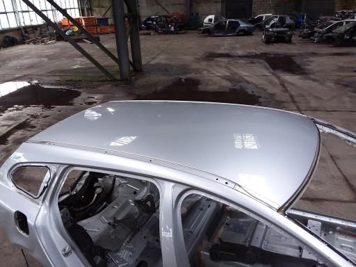 VOLVO V60 і ліфт даху BRIGHT SILVER METALLIC