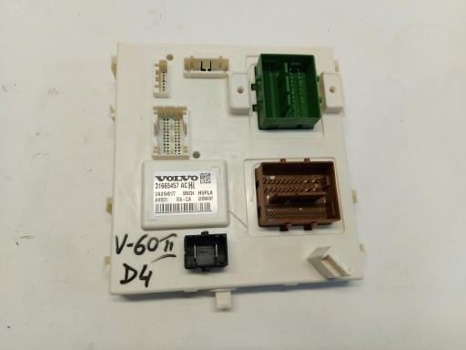 VOLVO V60 II БЛОК ПРЕДОХРАНИТЕЛЕЙ 31665457