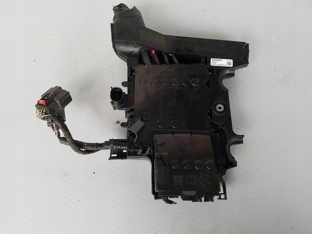 32200114 - VOLVO V60 II V90 XC60 распределитель тока коробка