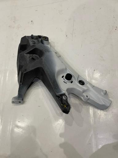 31468232 - VOLVO V60 S60 II кріплення на крило П