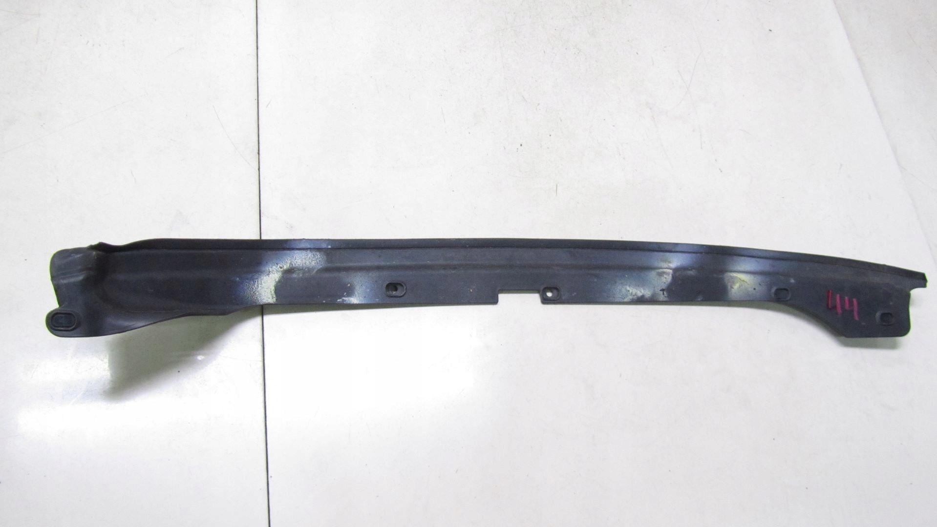 118/044 - VOLVO V60 вертикальне ущільнення дверей ліве 31299956