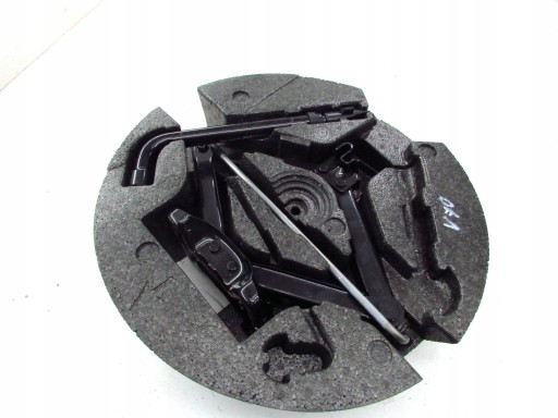 VOLVO V70 домкрат ключ органайзер пінополістирол багажник 31317340