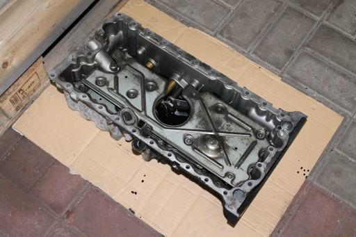 VOLVO V70 S60 XC70 XC90 D5 масляный поддон 30777966