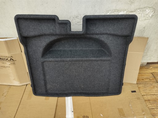 VOLVO XC40 21R подкладка багажника 31675602