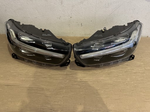 31655981 - Volvo xc40 фара правая + левая в сборе полностью светодиодная