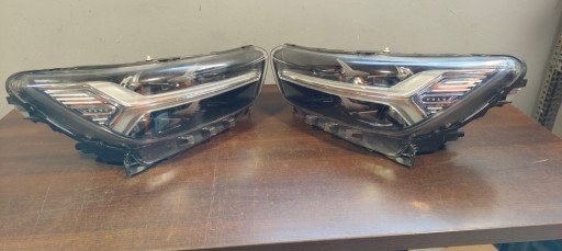 31655988 31655991 - Передняя лампа Volvo XC40