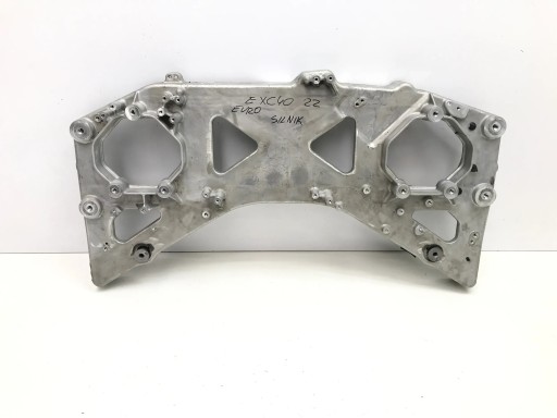 Volvo xc40 перезарядка электрика 2023 балка сани передняя люлька коляски 32388370