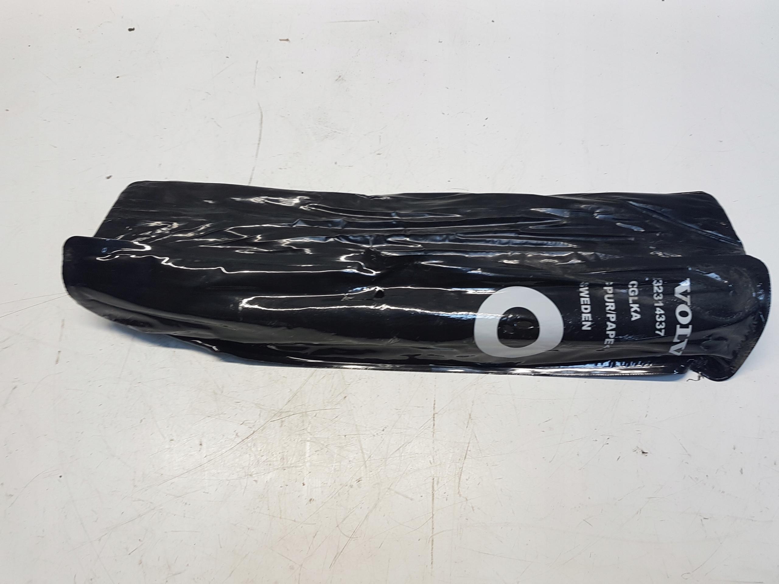 VOLVO XC40 звукоизоляция крыла левая 32314337