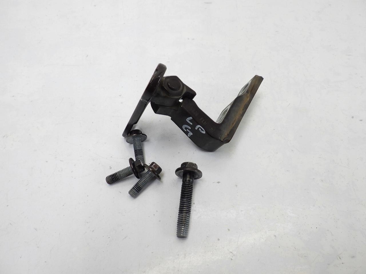 VOLVO XC40 ДВЕРНА ПЕТЛЯ ЛІВА ПЕРЕДНЯ ВЕРХНЯ 31424585