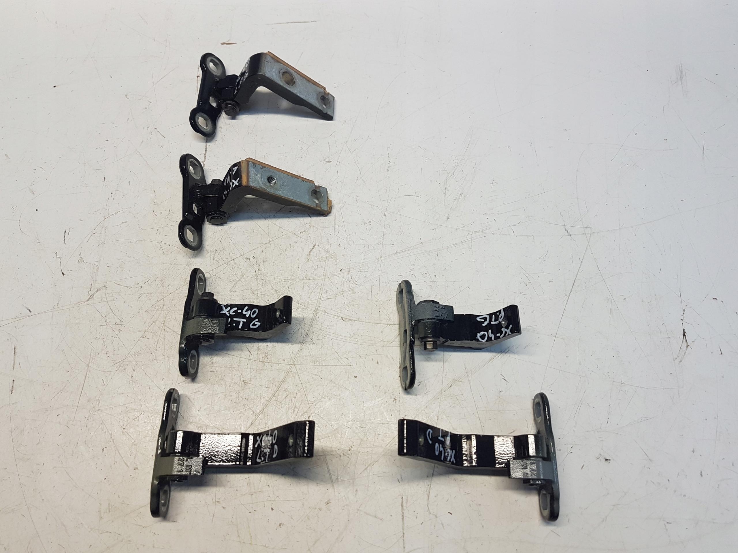 VOLVO XC40 петля двері ліва задня верхня нижня