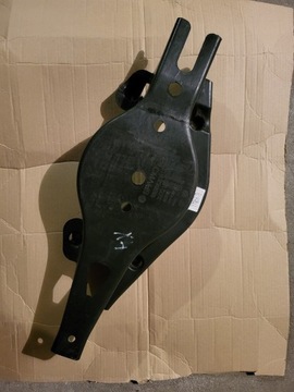 VOLVO XC40 накладка заднего правого поперечного рычага 32221530