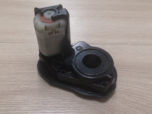 08-17r - VOLVO XC60 I 08-17 МОТОР СКЛАДЫВАНИЯ ПРАВОГО ЗЕРКАЛА OE