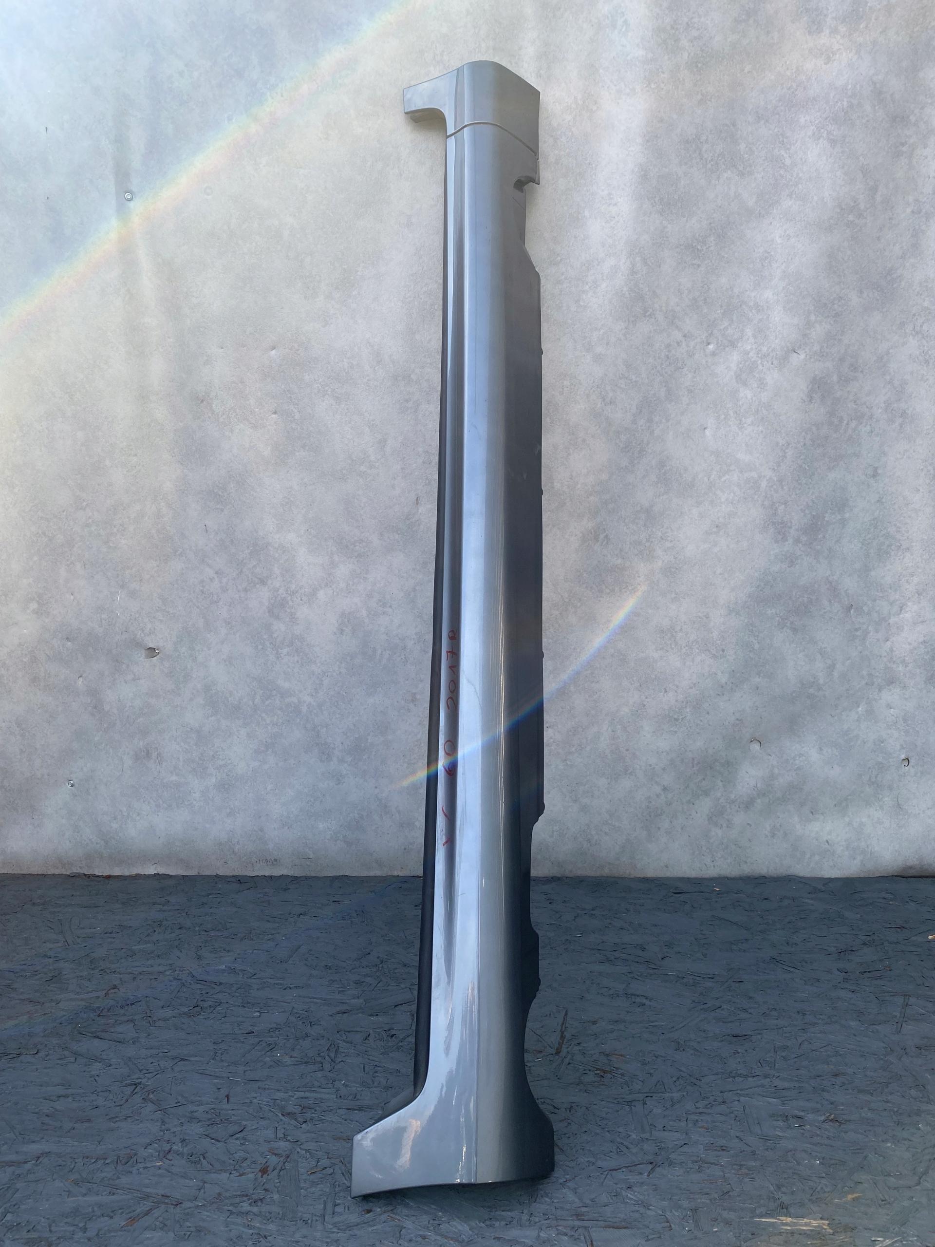 VOLVO XC60 И ПЕДАЛЬ ПОРОГА ПРАВЫЙ ПОРОГ ПРАВЫЙ