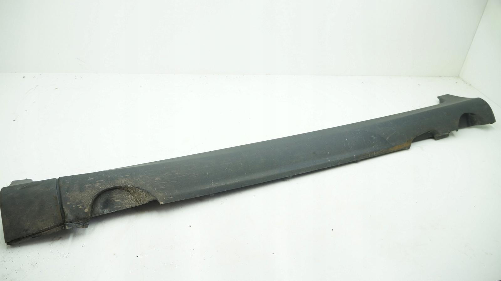 VOLVO XC60 І НАКЛАДКА ПОРОГА ЛІВА ПЛАНКА