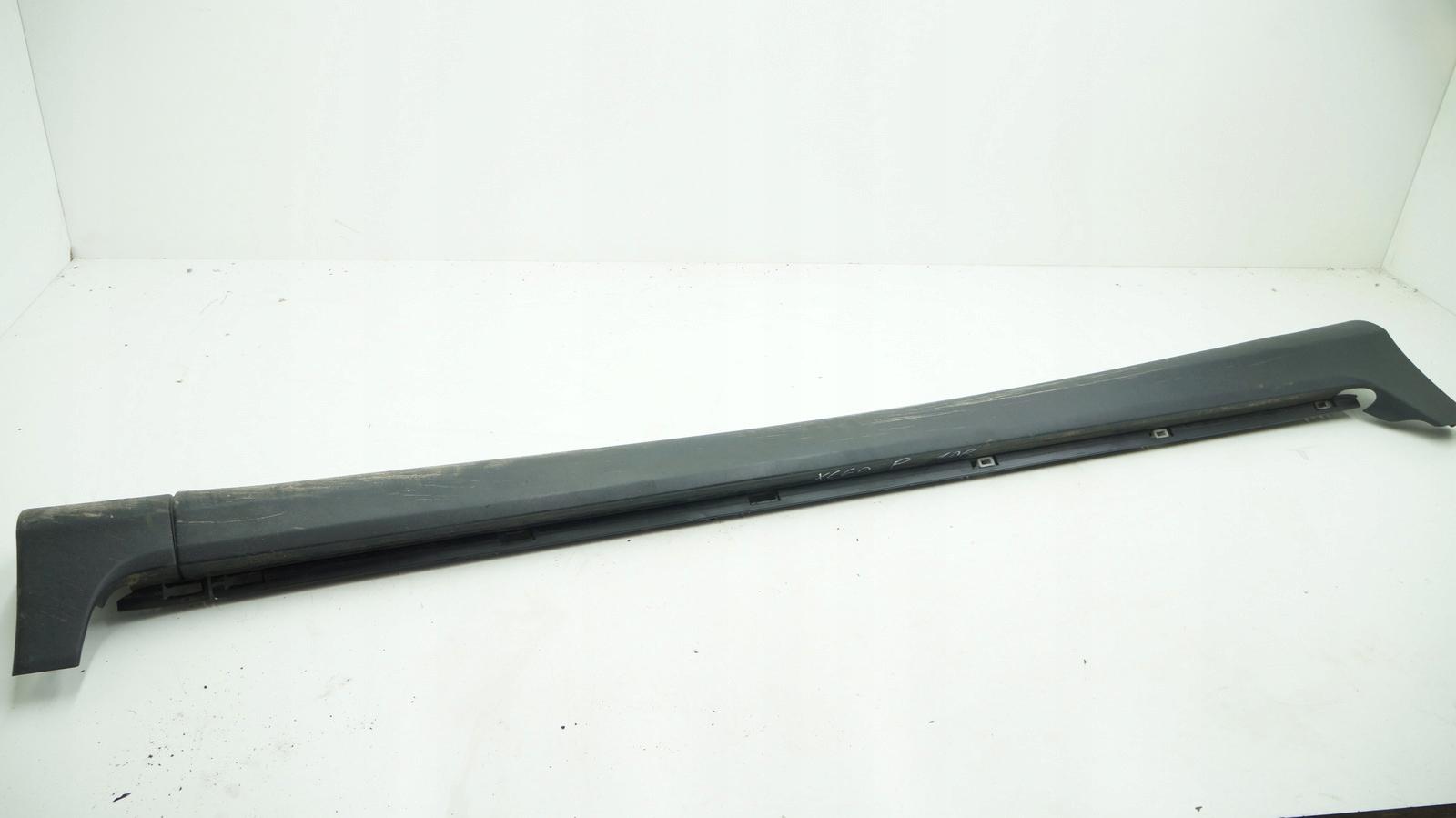 VOLVO XC60 І НАКЛАДКА ПОРОГА ПРАВА НАКЛАДКА ПОРОГА