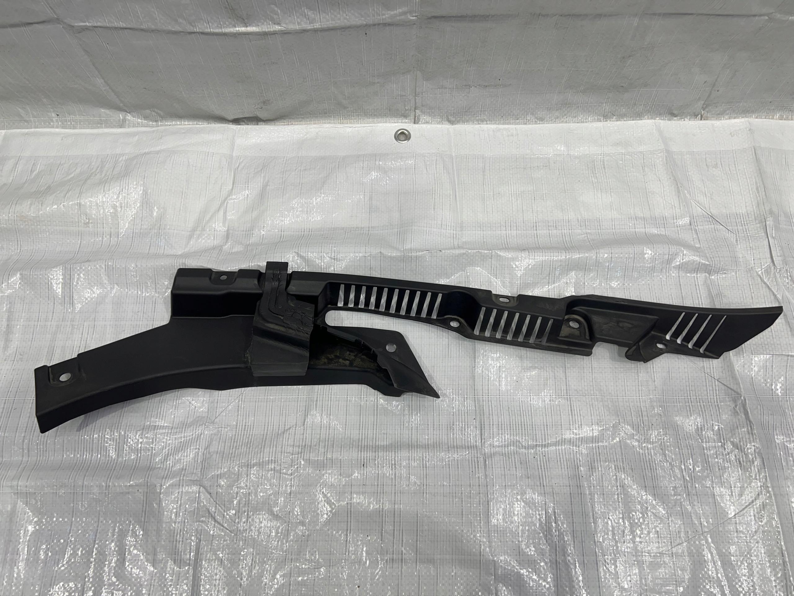 VOLVO XC60 II B4 кришка крила 32216110