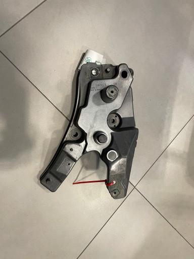 31424579 - VOLVO XC60 II кріплення кронштейн крила лівий