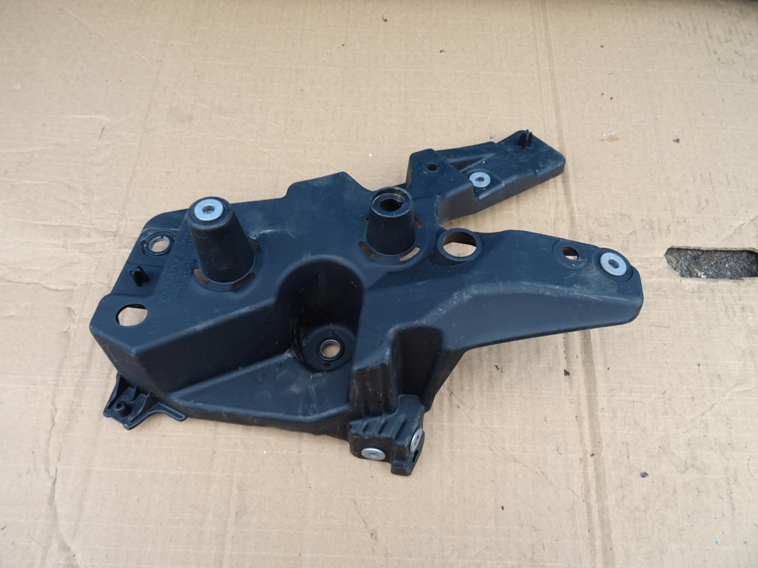 32288929 - VOLVO XC60 II КРЫЛО СЛАЙД ЛЕВОЕ КРЕПЛЕНИЕ