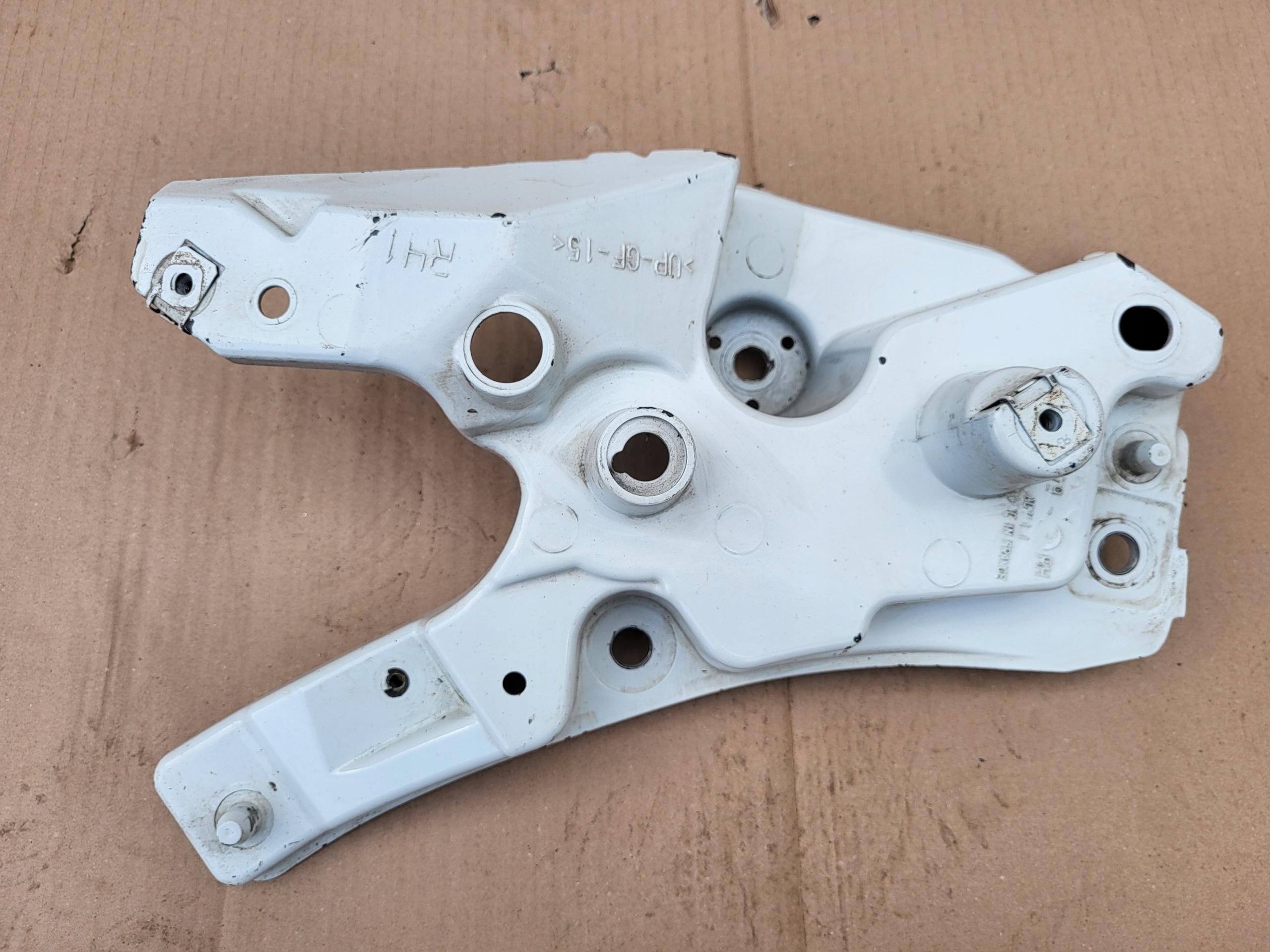 31424579 - VOLVO XC60 II КРОНШТЕЙН КРЫЛА ПЕРЕДНИЙ ПРАВЫЙ