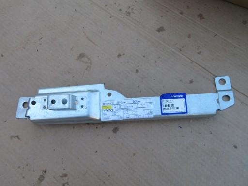 31424581 - VOLVO XC60 II правое крепление крыла