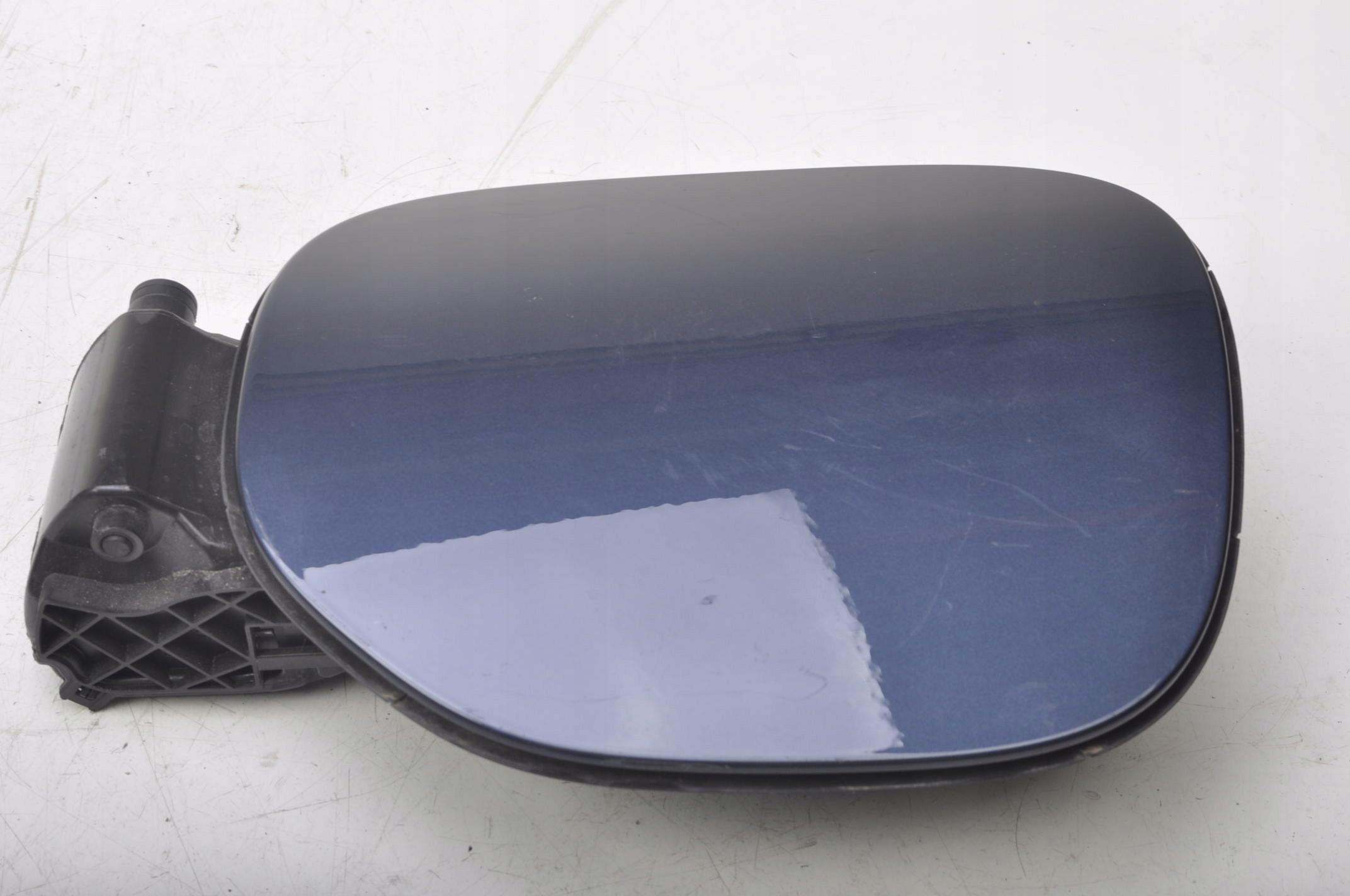 VOLVO XC60 T8 гибридная откидная крышка для зарядки автомобиля