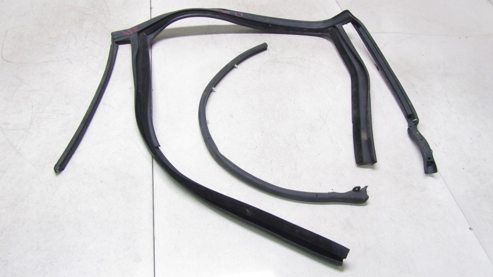 105/453 - VOLVO XC60 УЩІЛЬНЕННЯ ДВЕРЕЙ ЛІВИЙ ЗАДНІЙ 08-13 453