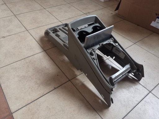 VOLVO XC90 І 2009-2018 ПІДЛОКІТНИК ВІДКИДНИЙ ТУНЕЛЬ