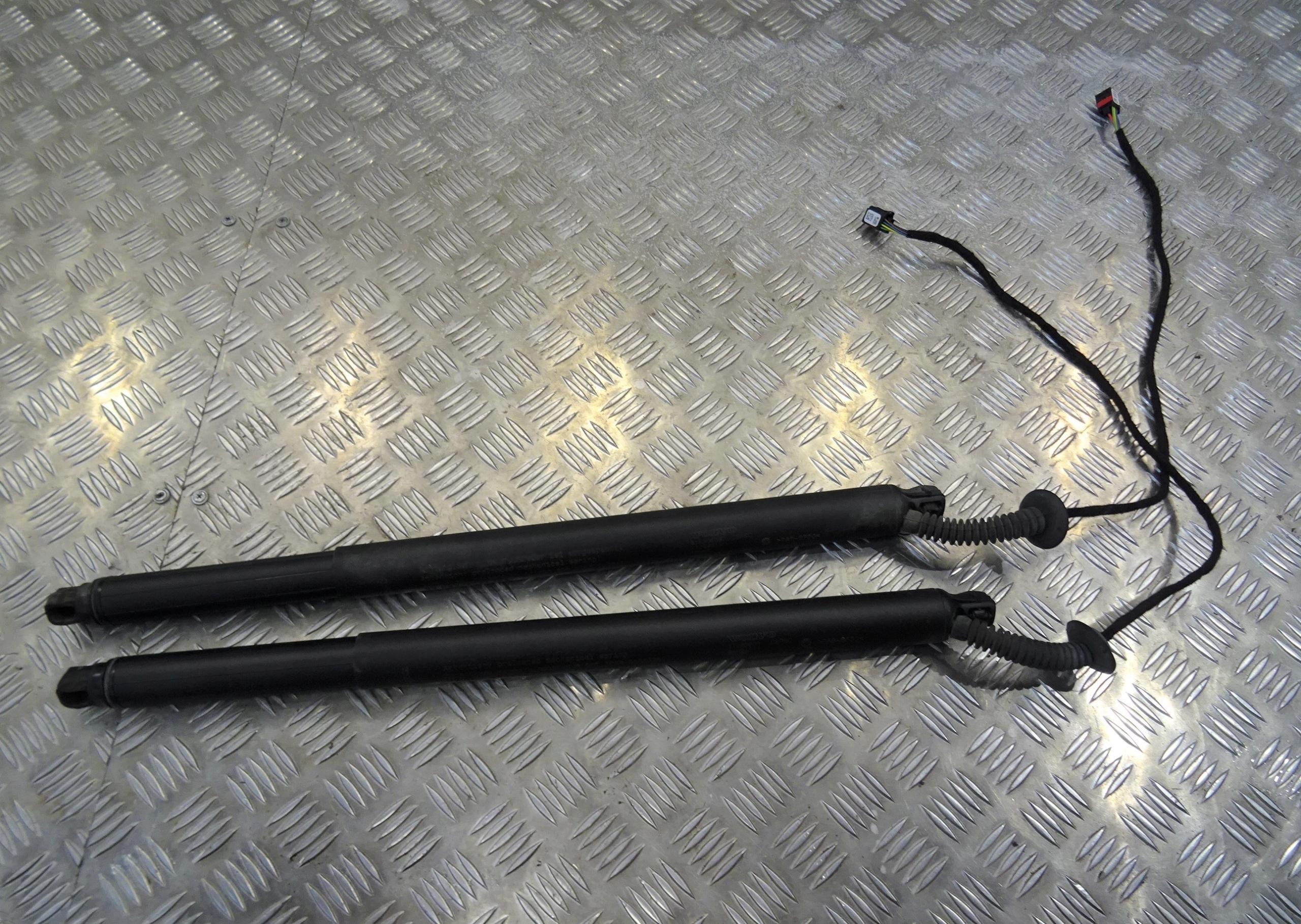 VOLVO XC90 II ТЕЛЕСКОПІЧНИЙ ПРИВІД ЗАСЛІНКИ 31690603