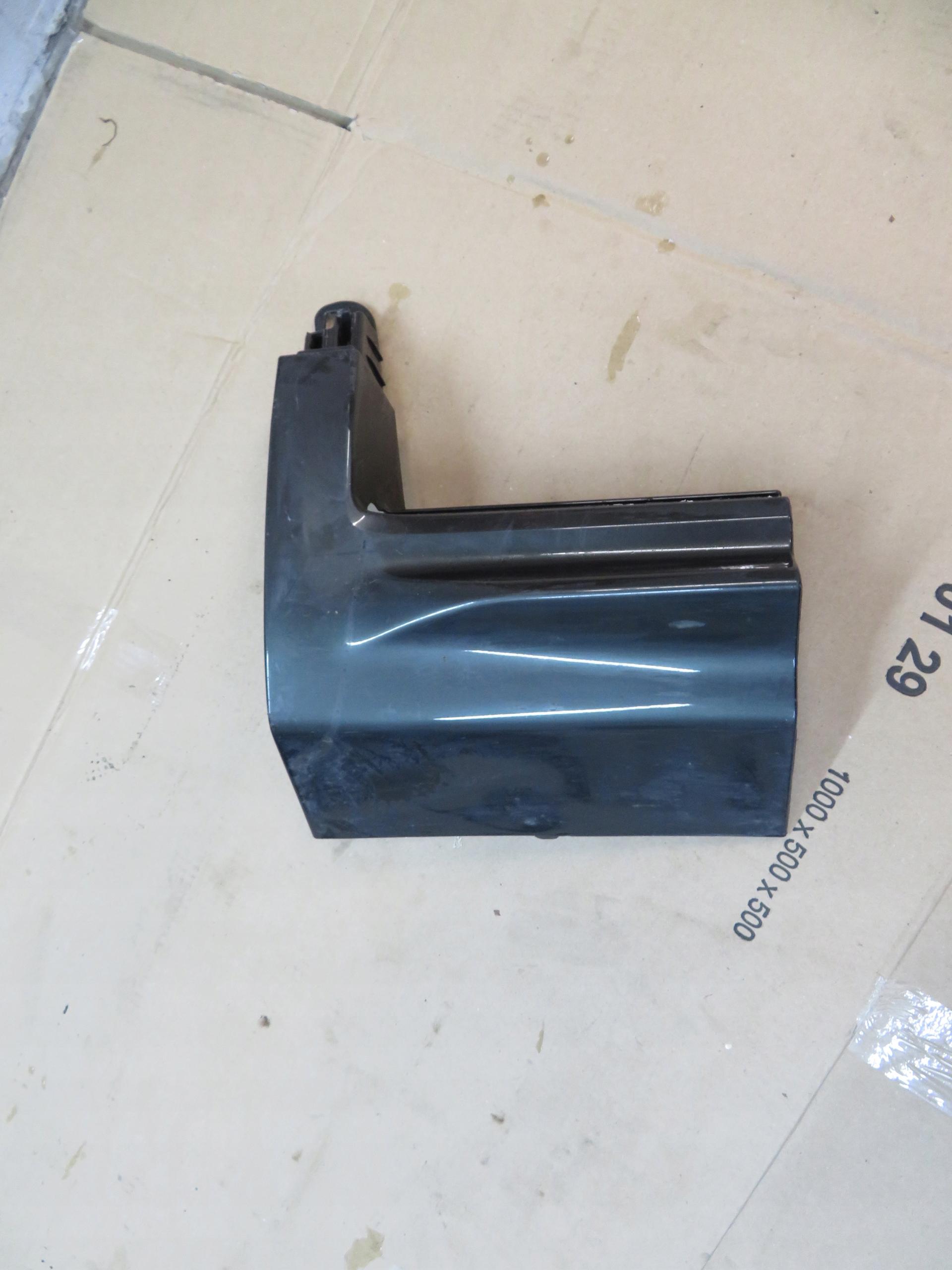 31672381 - VOLVO XC90 ПЕДАЛЬ ПОРОГА ПРАВЫЙ УГОЛ