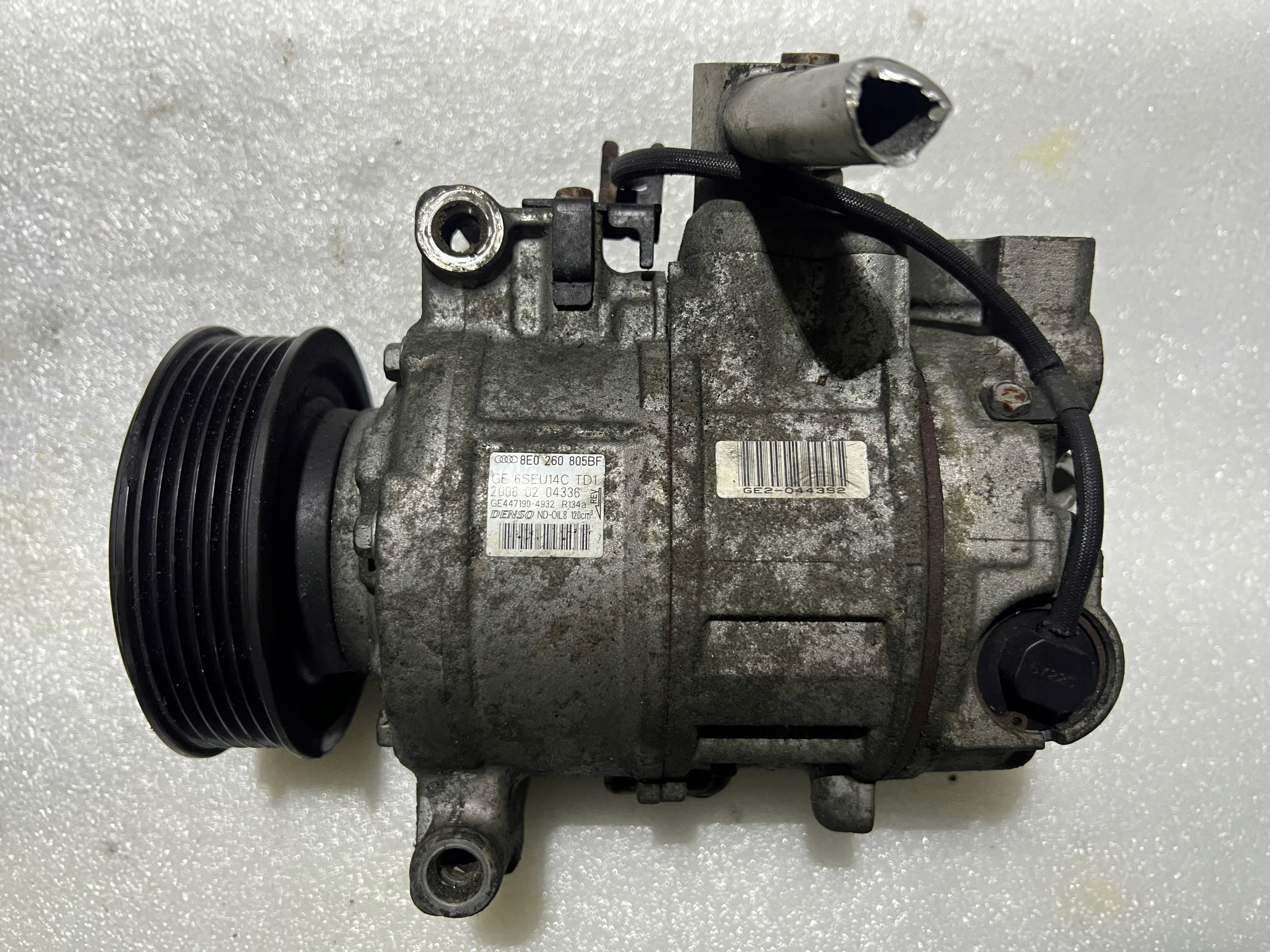 VW AUDI 1.8 T КОМПРЕССОР КОНДИЦИОНЕРА 8E0260805BF