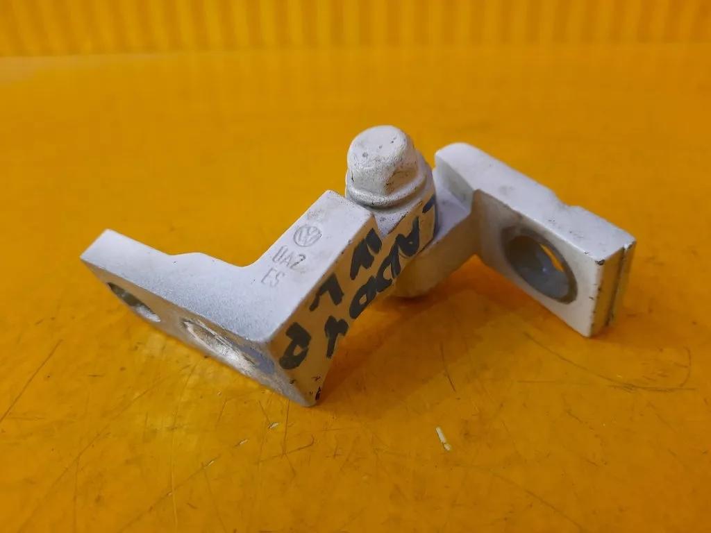 2K5631401018 - VW Caddy IV петля двері лівий передній кріплення LB9A