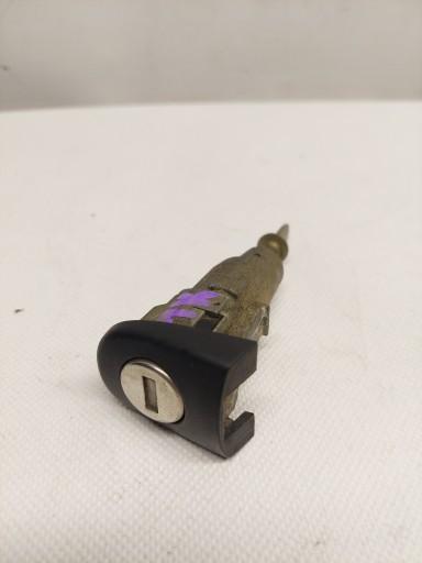 VW GOLF V 1K0837167 / 8A вставка замка дверної ручки