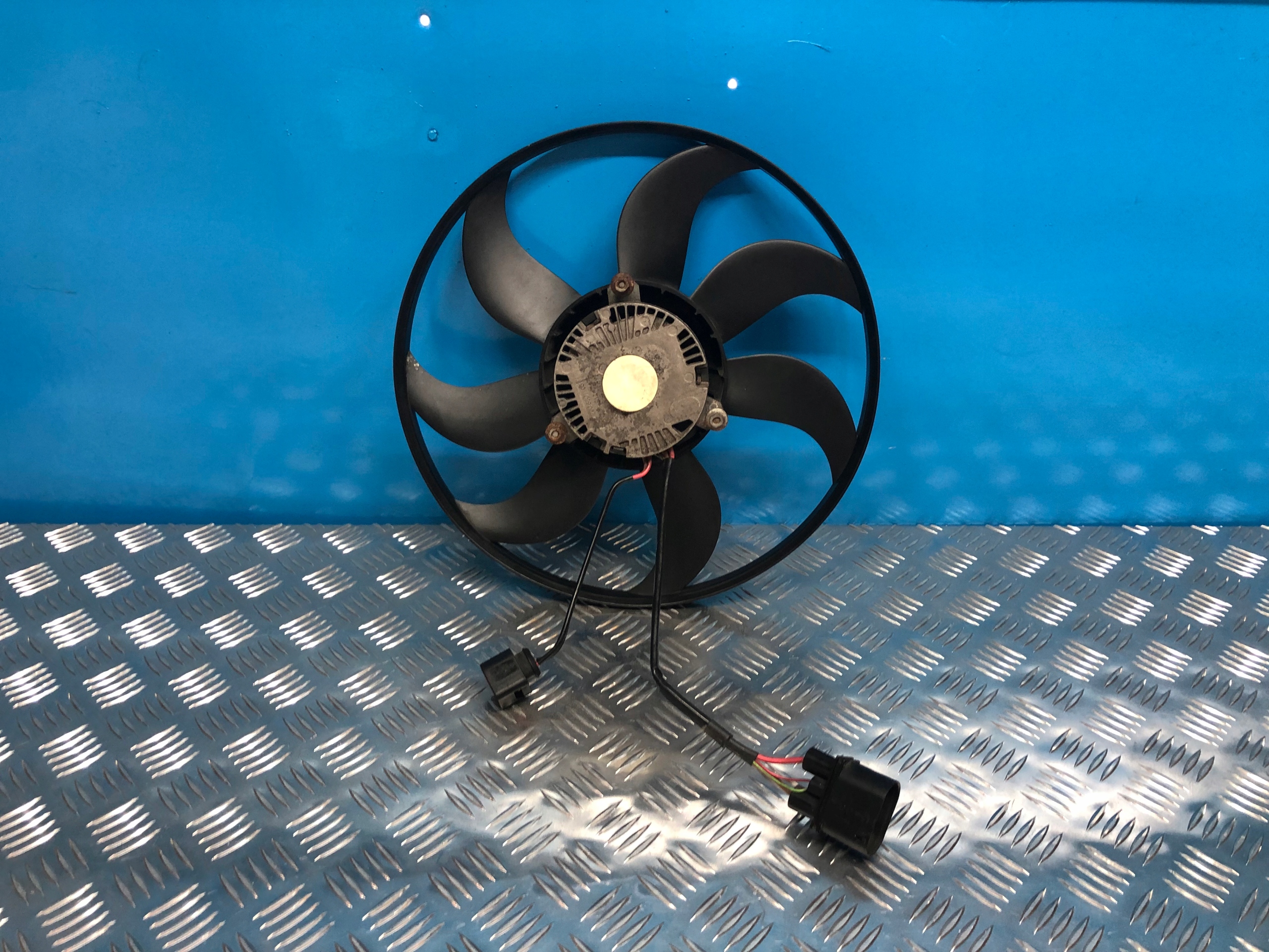 VW GOLF V ВЕНТИЛЯТОР РАДИАТОРА 1K0959455CQ