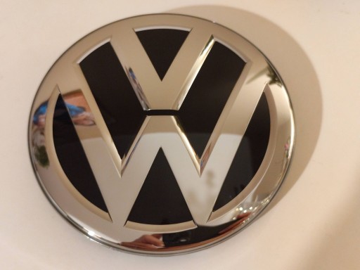 3G0853601A - VW Golf Sportsvan 7.5 VII Lift Эмблема Передняя часть под радаром Новые оригиналы