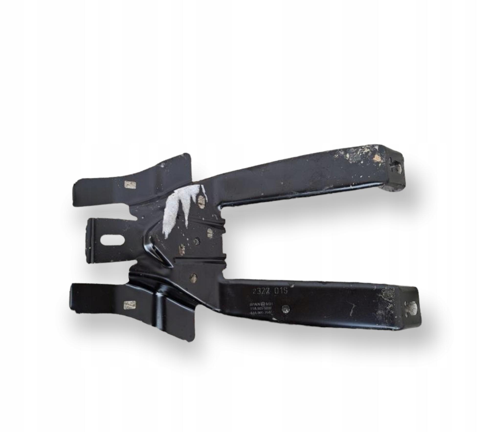 11A821136 - VW ID4 11A805569F КРОНШТЕЙН КРЫЛА ЛЕВЫЙ