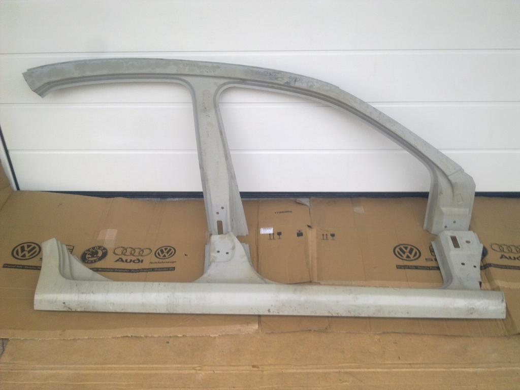 VW JETTA 1k5 05 -10 r правое покрытие правая стойка