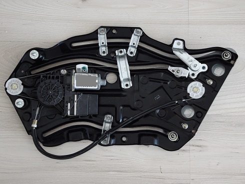 VW NEW BEETLE CABRIO-СТЕКЛОПОДЪЕМНИК ЗАДНИЙ ПРАВЫЙ