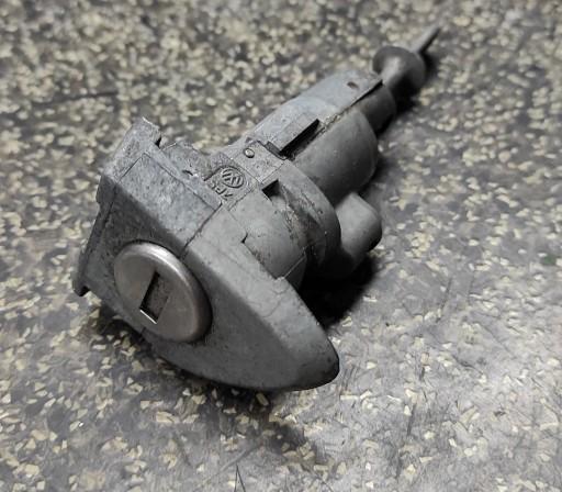 VW PASSAT B6 CC вставка плавник замок 3c0837167a