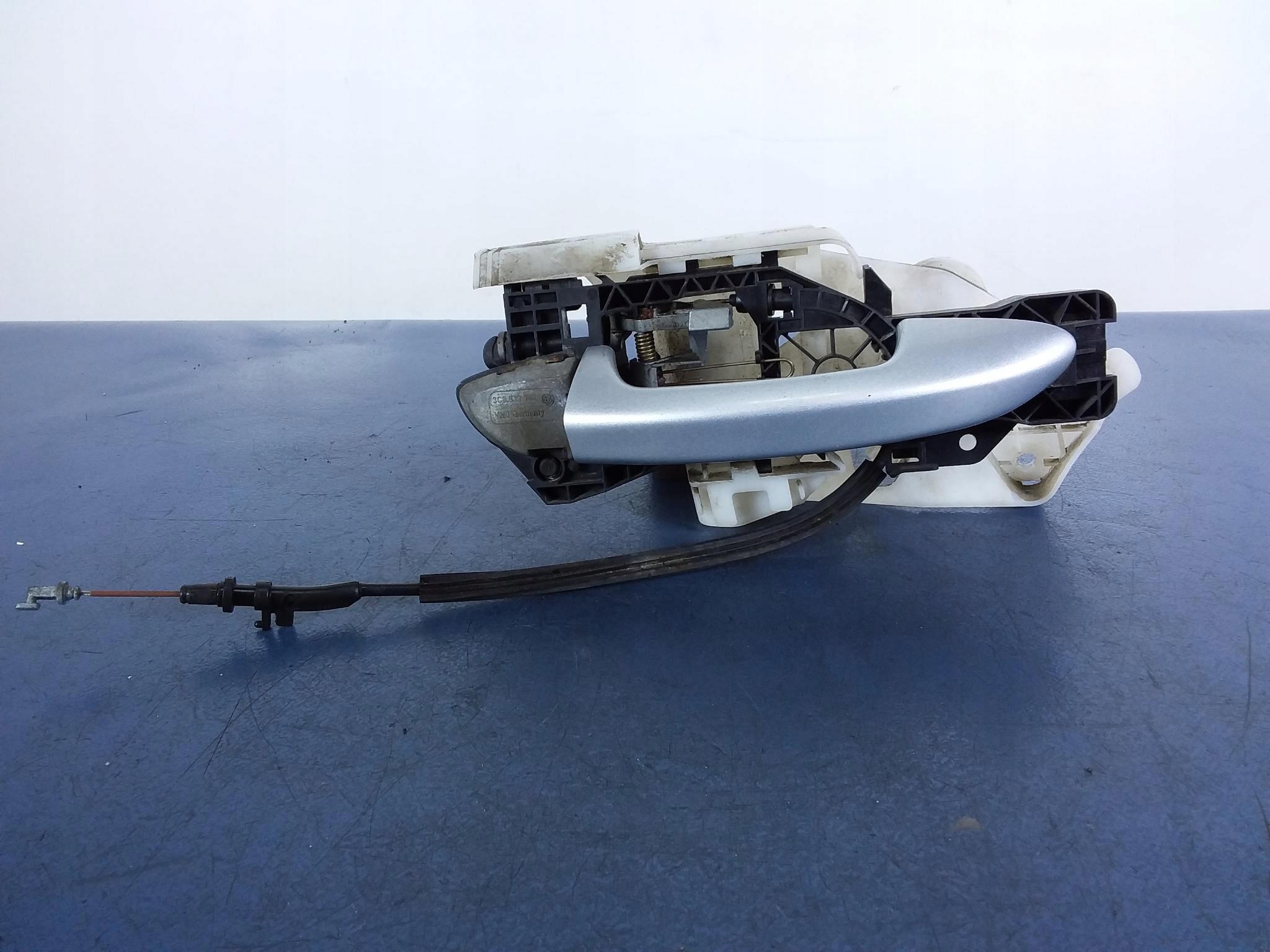 VW PASSAT B6 задня права дверна ручка 3C4839768B LA7W