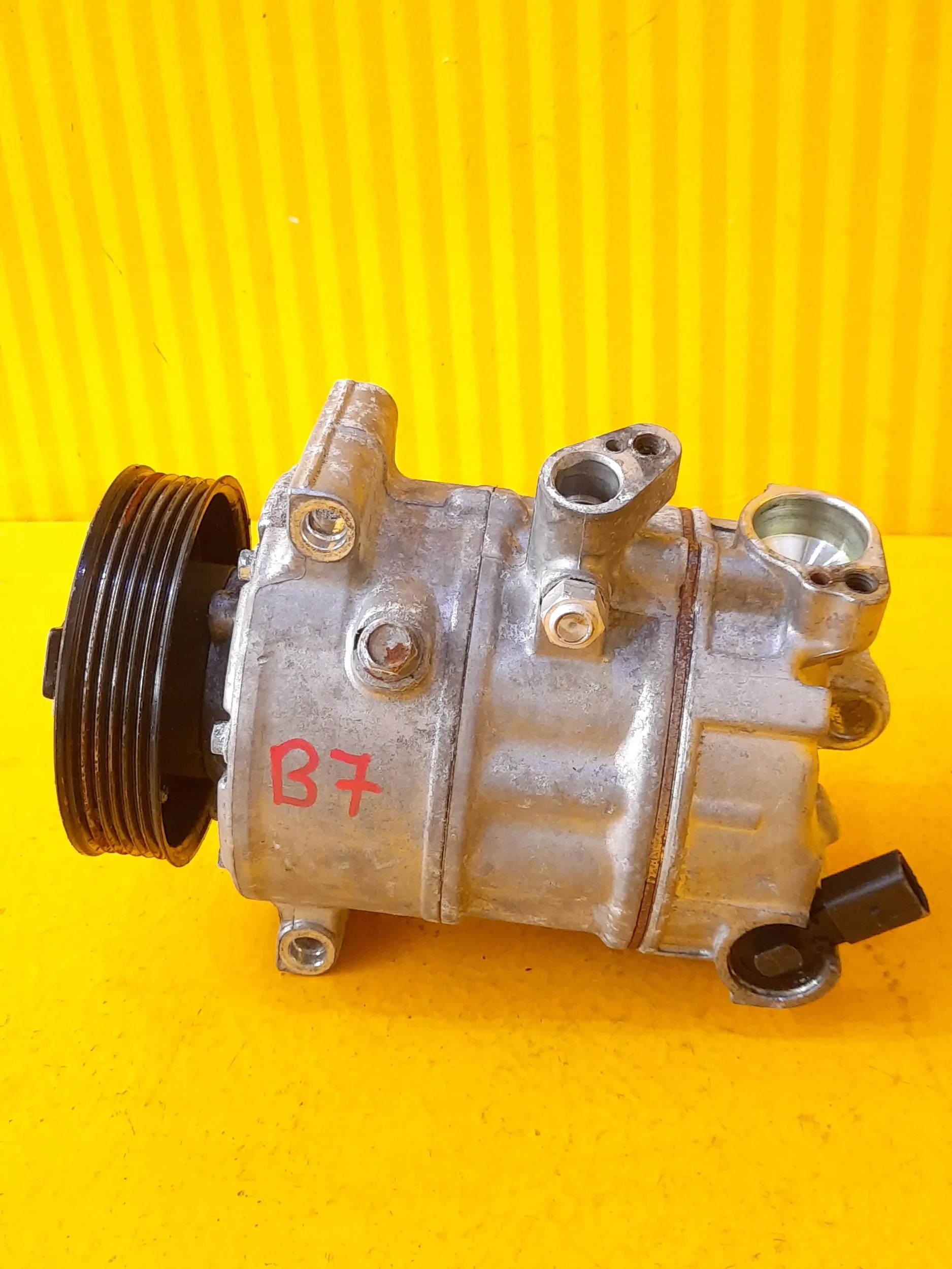 1612ZXS01 - VW PASSAT B7 2.0 TDI компрессор кондиционера