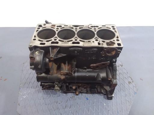 VW PASSAT B8 2.0 TDI CRL БЛОК ДВИГУНА 03N103011A