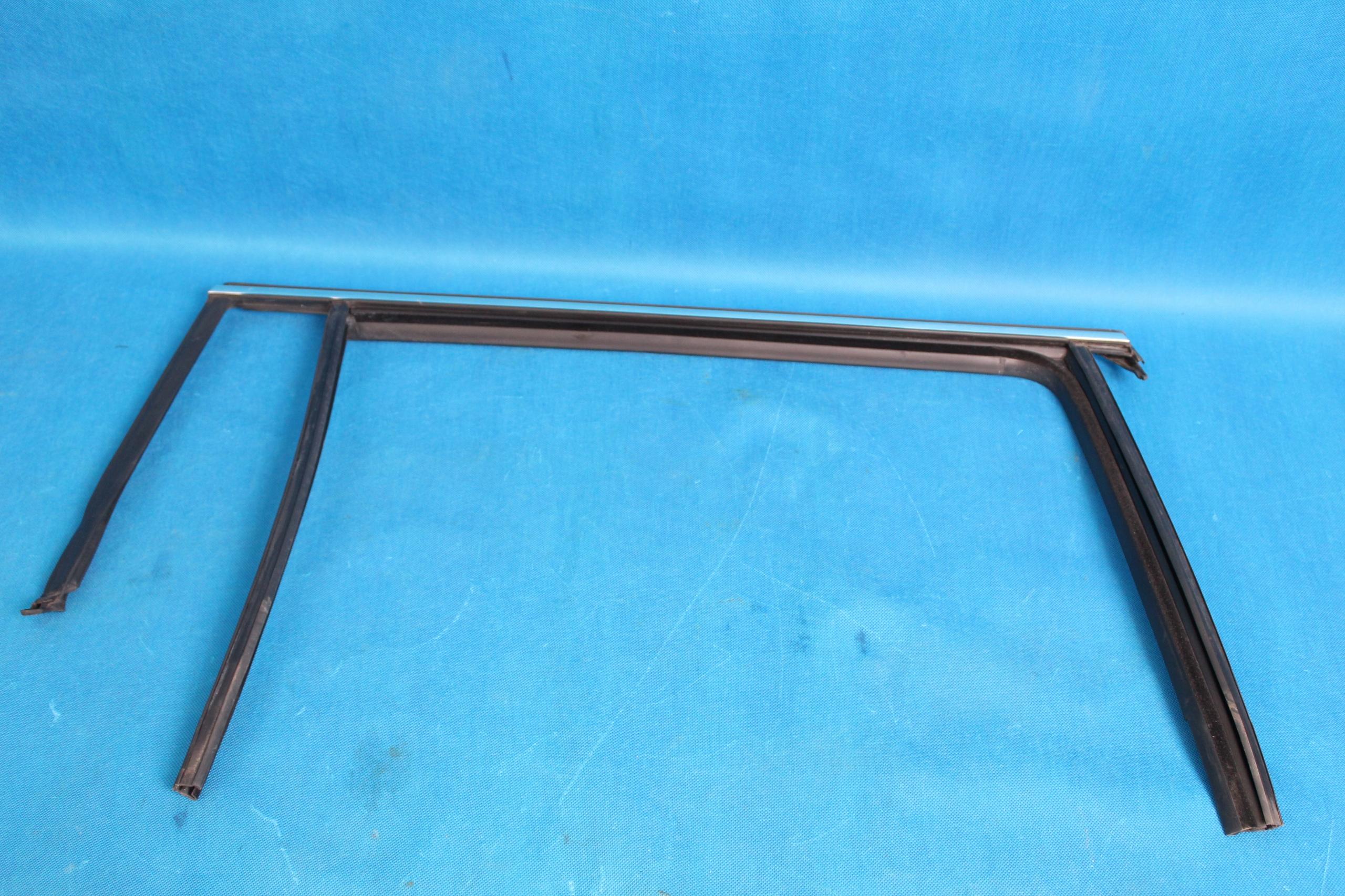 3G9839432AK - VW PASSAT B8 21R Універсал ущільнювач двері верхня задня