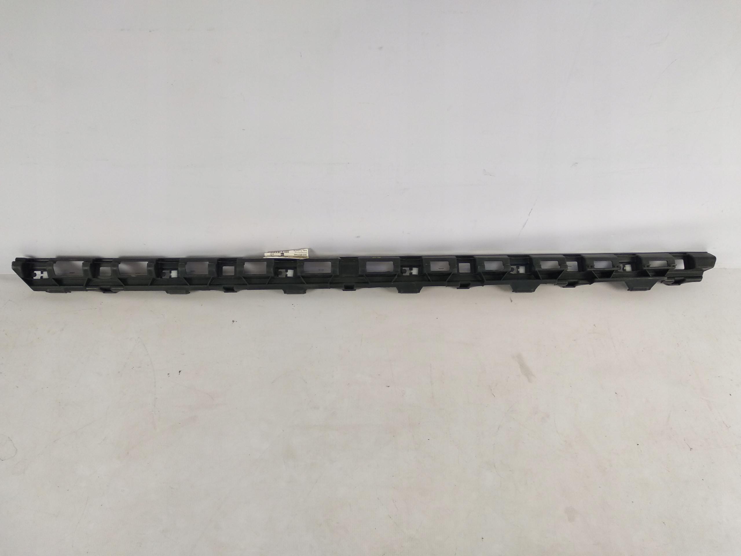 3G0853946 - VW PASSAT B8 3g0 скользящее крепление порога правое 14-