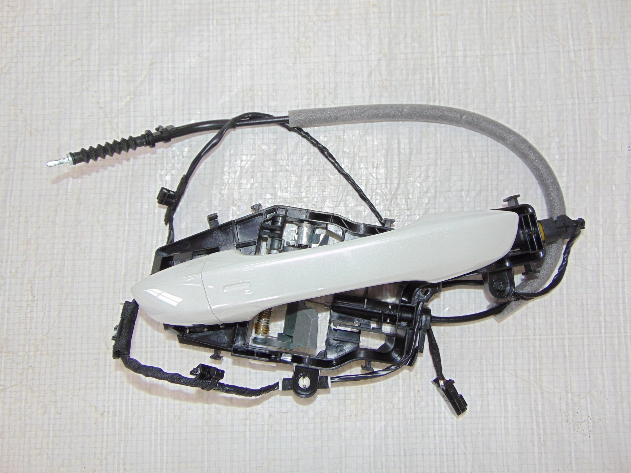 510837812M - VW PASSAT B8 задняя правая ручка LOK1 L0K1 KESSY