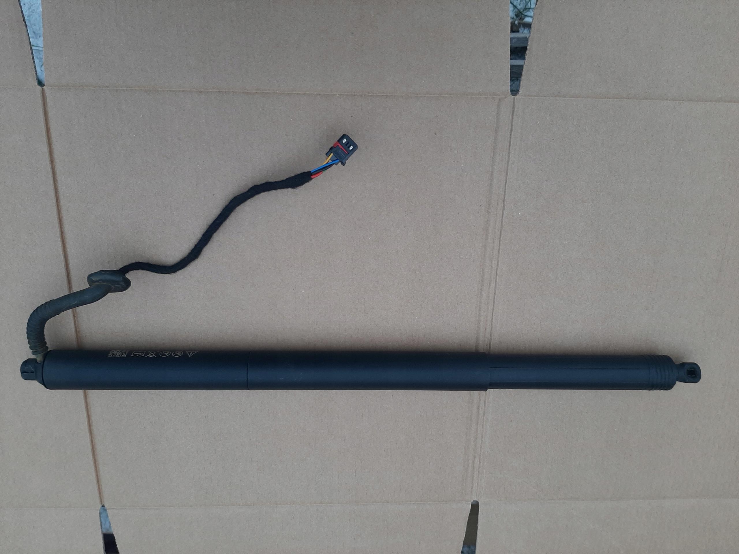 3G9827851G - VW PASSAT B8 универсал 3G9 привод багажника