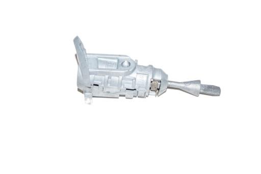 VW PASSAT B8 вставка дверного замка 3G0837167A