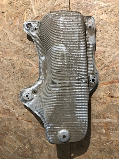 VW POLO 2G ТЕПЛОВИЙ ЕКРАН 2Q0825701