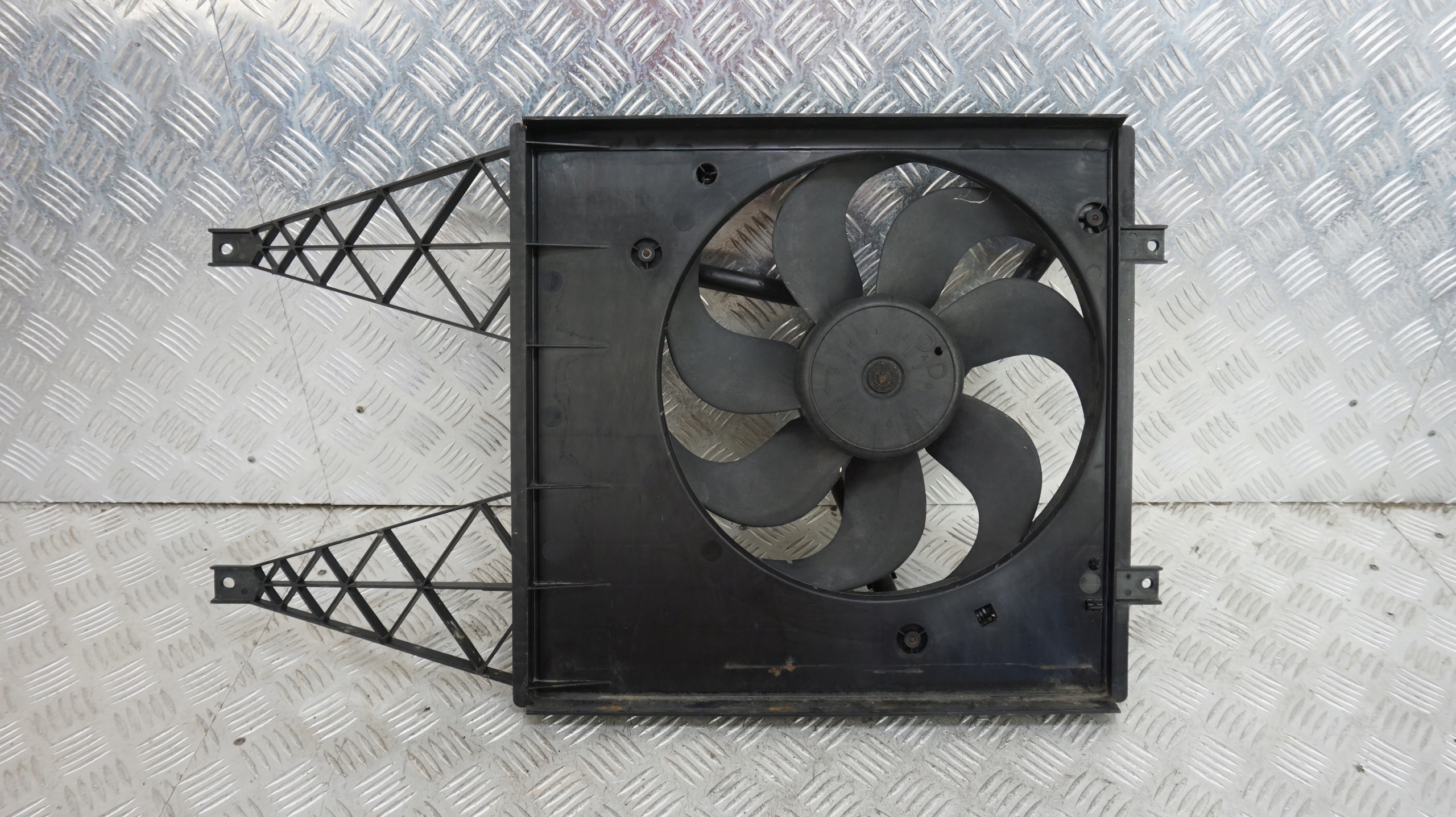 6Q0121207C - VW POLO IV SEAT IBIZA III 1.2 ВЕНТИЛЯТОР РАДИАТОРА