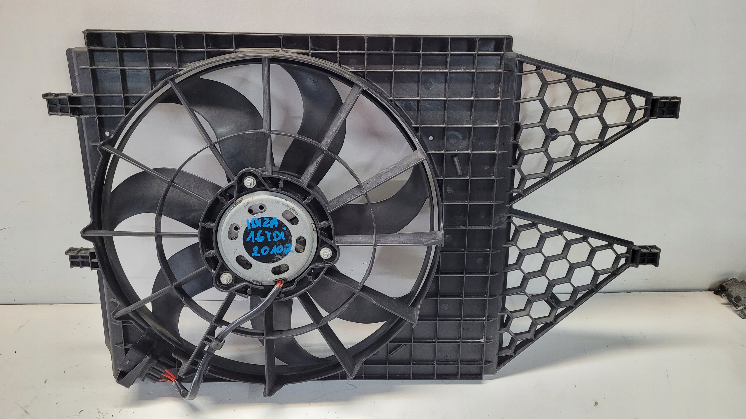 6R0121207A - VW POLO SEAT IBIZA 6J ВЕНТИЛЯТОР РАДІАТОРА 1.6 TDI